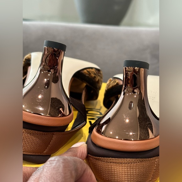 Fendi Colibri Mesh Slingback Pumps 55mm - Picture 9 of 11